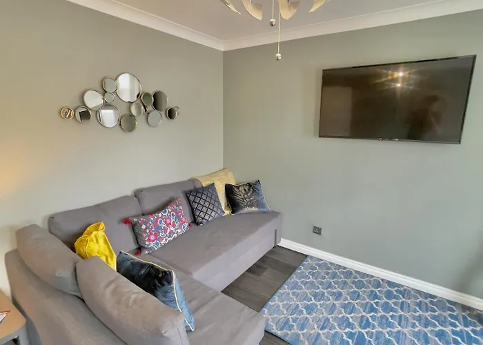Monkbridge Mews Apartment